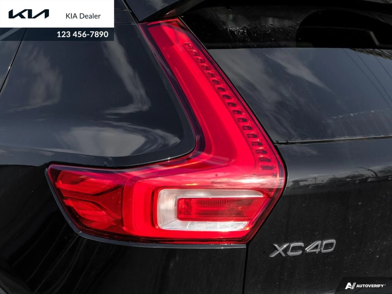 2022 Volvo XC40 T5 Inscription Main Image