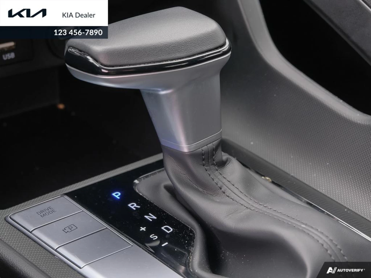 2022 Hyundai Elantra Preferred Main Image