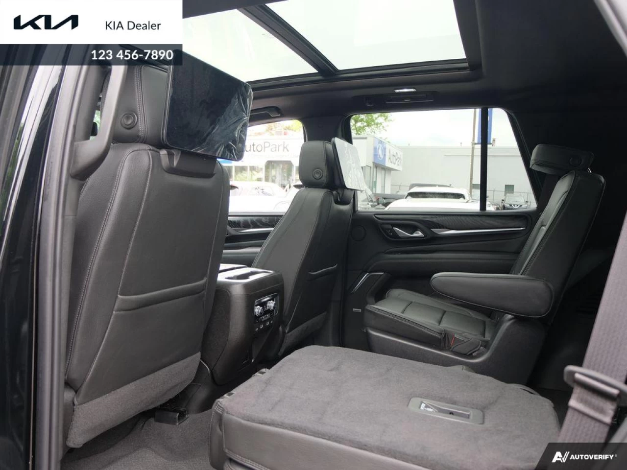 2021 GMC Yukon Denali Main Image