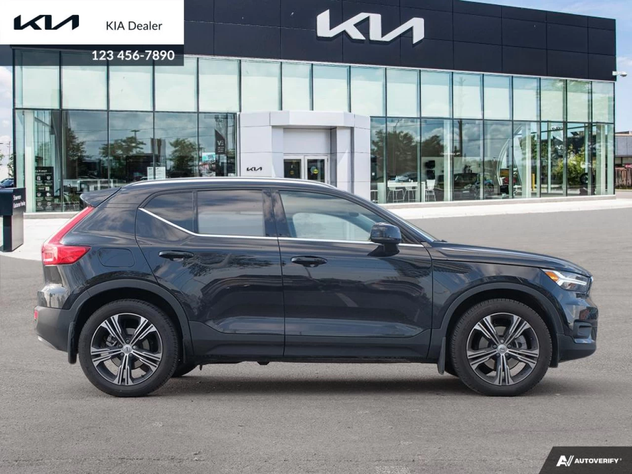 2022 Volvo XC40 T5 Inscription Main Image