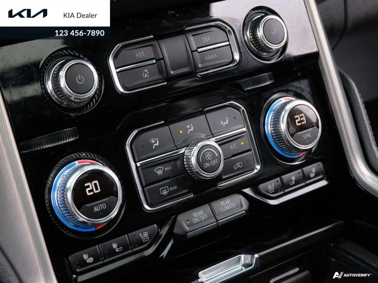 2021 GMC Yukon Denali Main Image