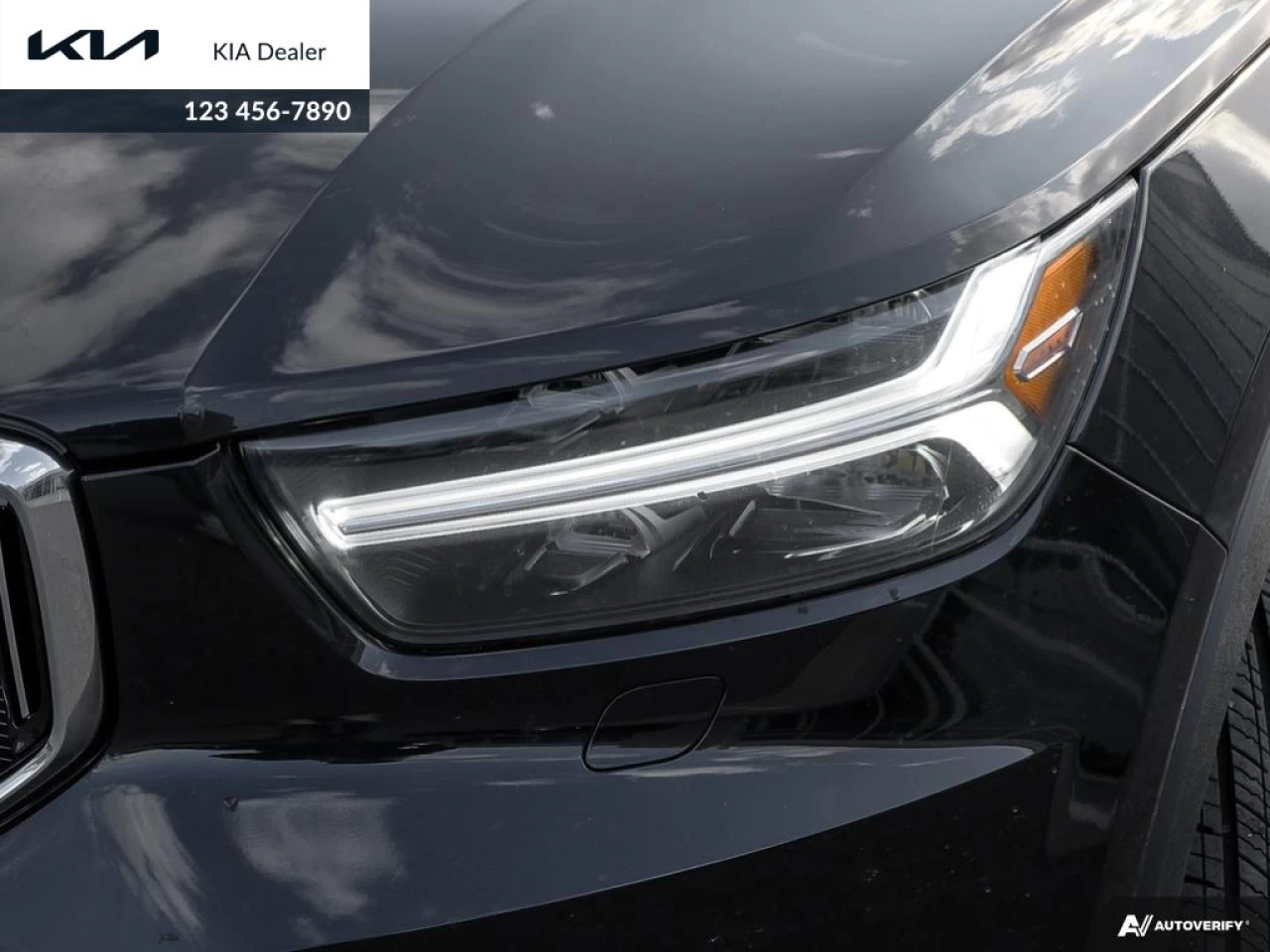 2022 Volvo XC40 T5 Inscription Main Image