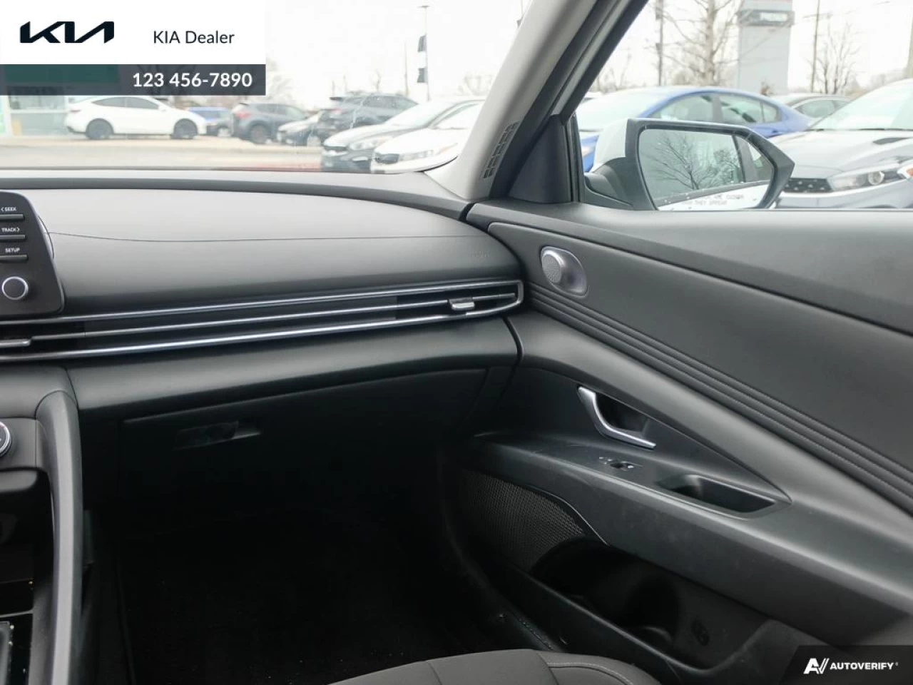 2022 Hyundai Elantra Preferred Main Image