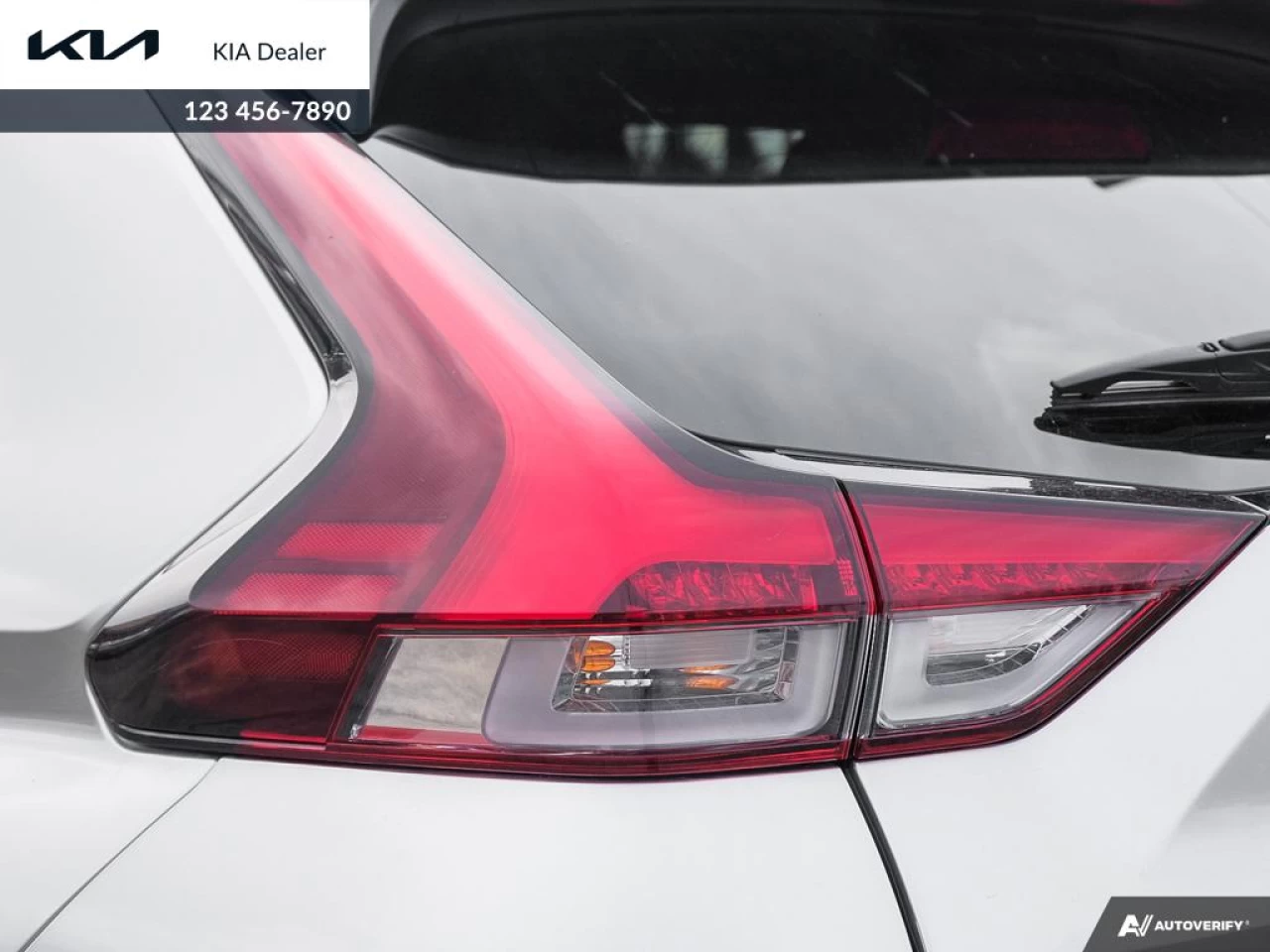 2022 Mitsubishi Eclipse Cross ES Main Image
