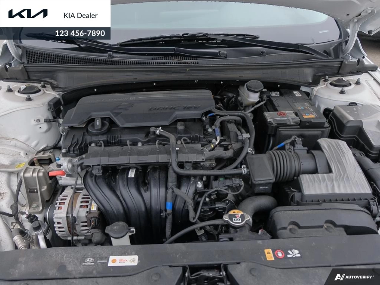 2022 Hyundai Elantra Preferred Main Image