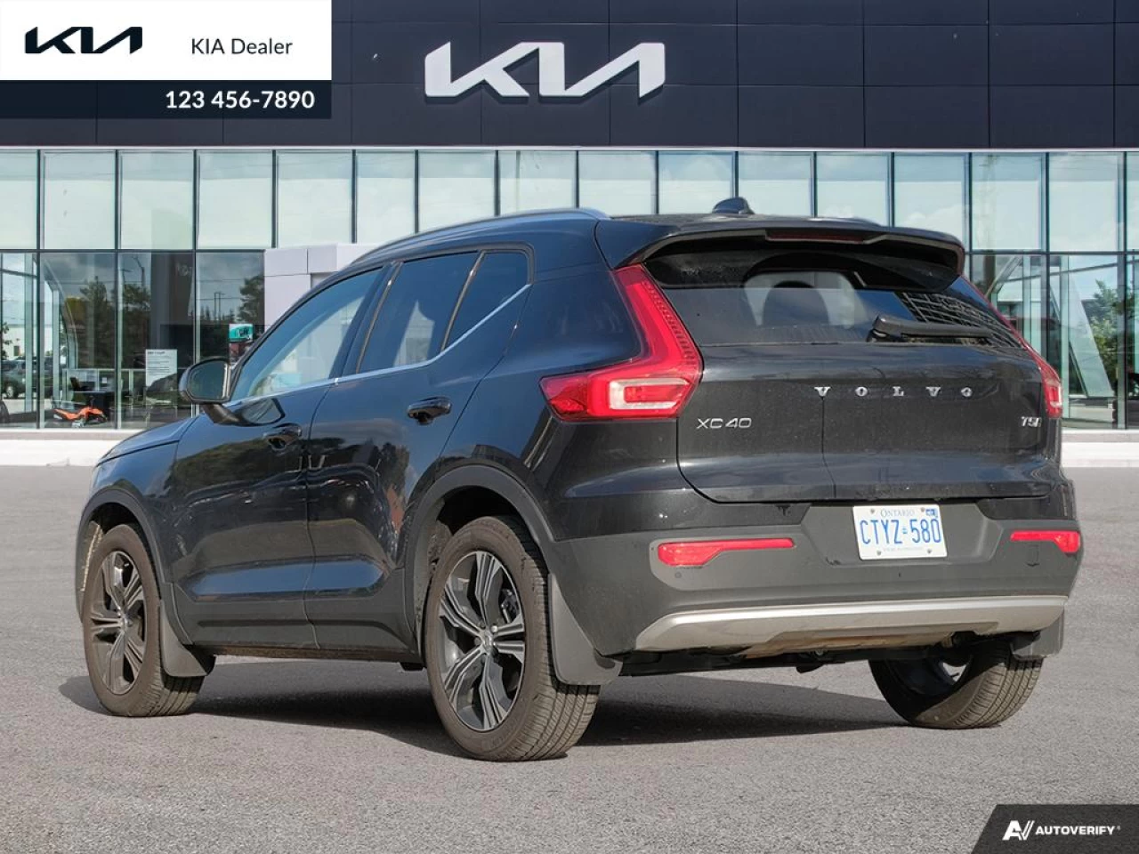 2022 Volvo XC40 T5 Inscription Main Image