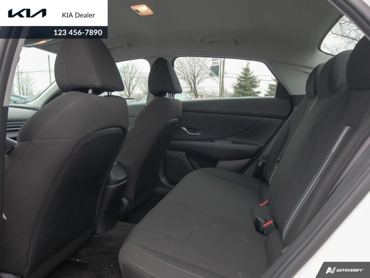 2022 Hyundai Elantra Preferred Main Image