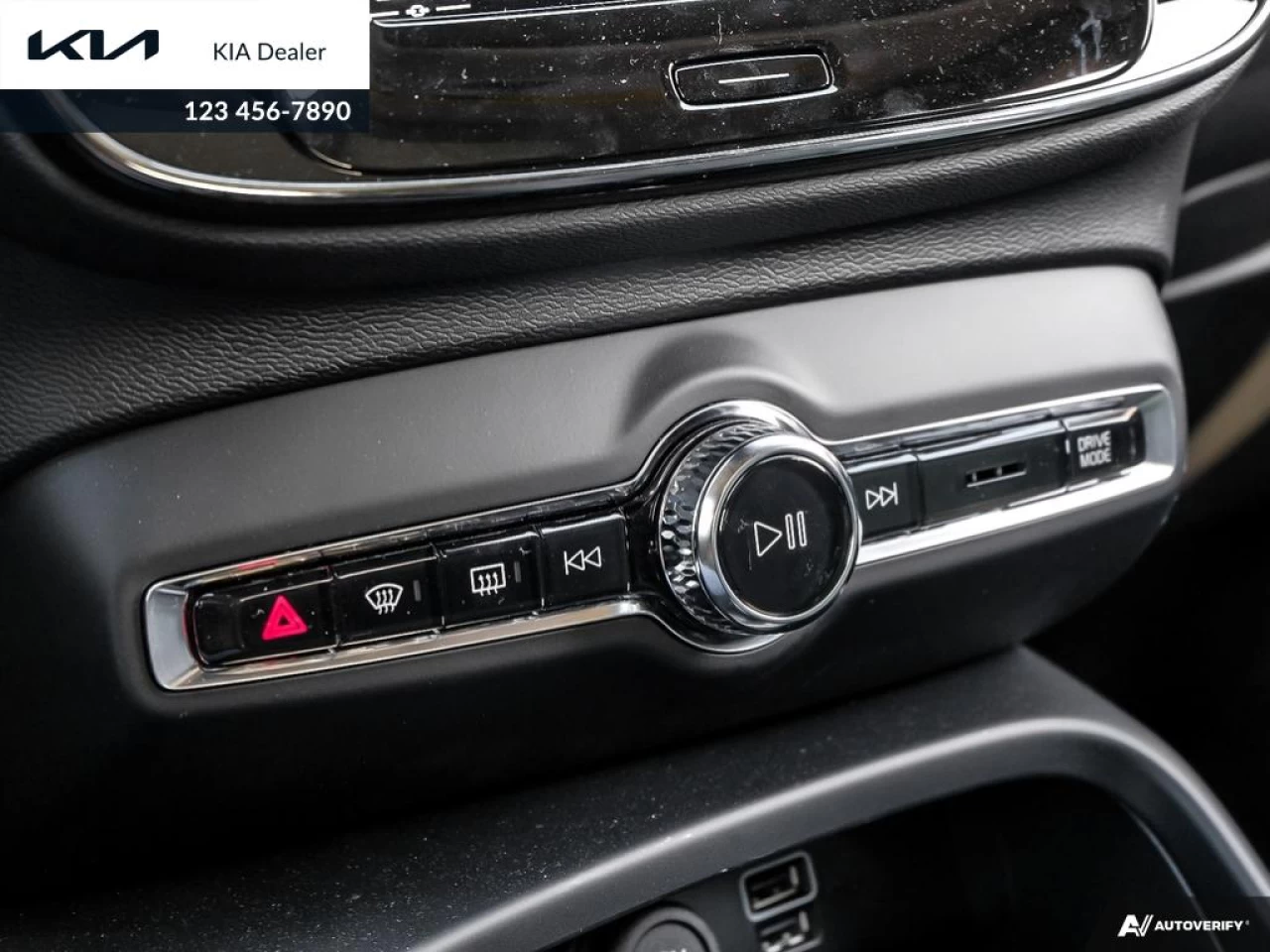 2022 Volvo XC40 T5 Inscription Main Image