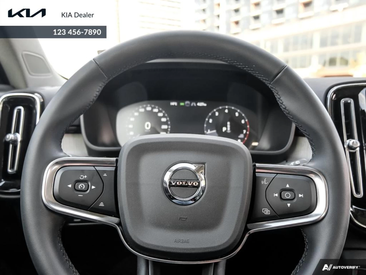 2022 Volvo XC40 T5 Inscription Main Image