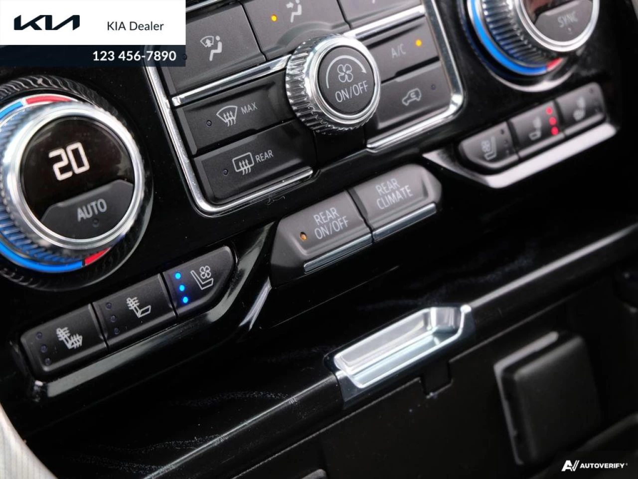 2021 GMC Yukon Denali Main Image