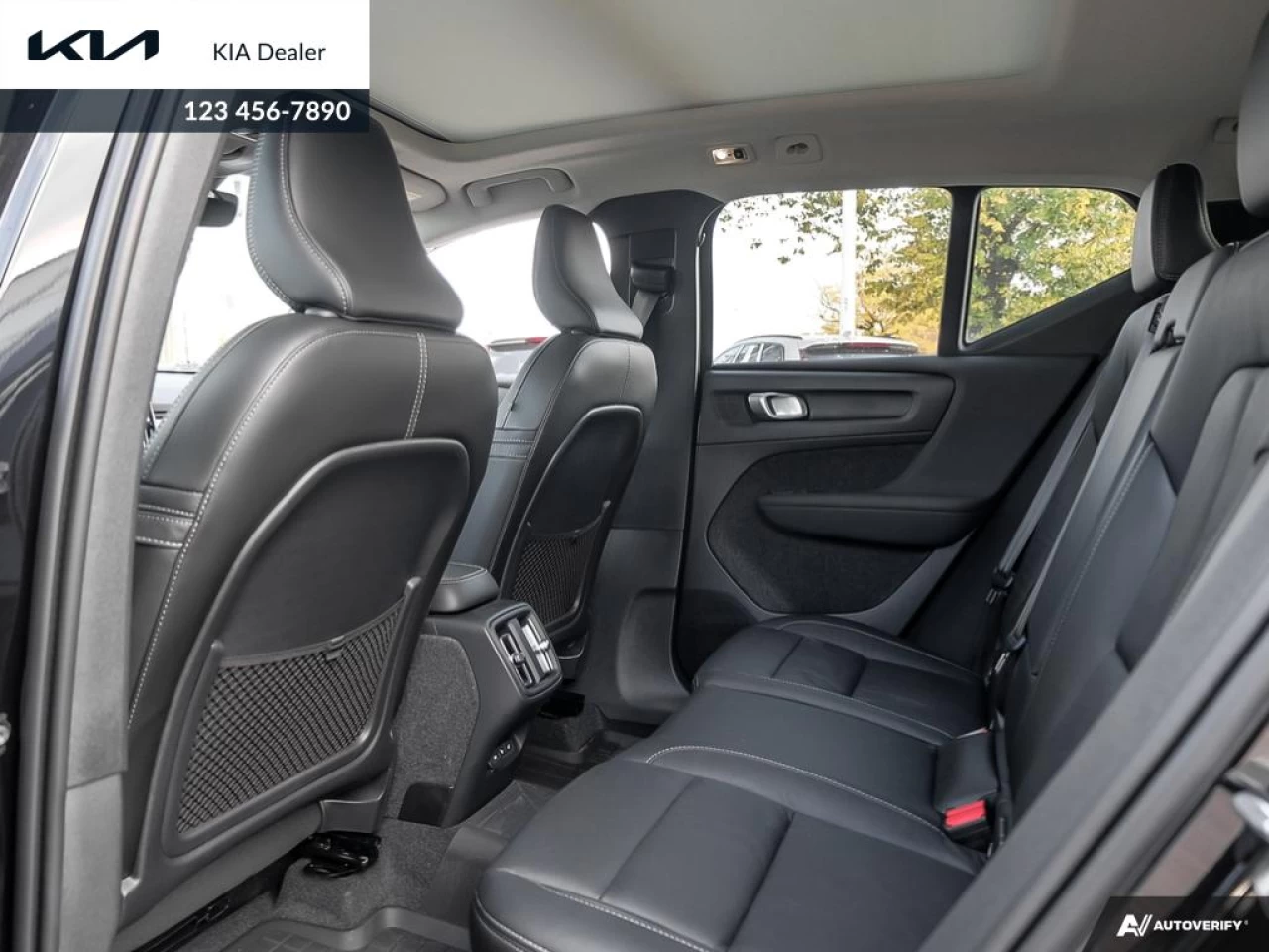 2022 Volvo XC40 T5 Inscription Main Image