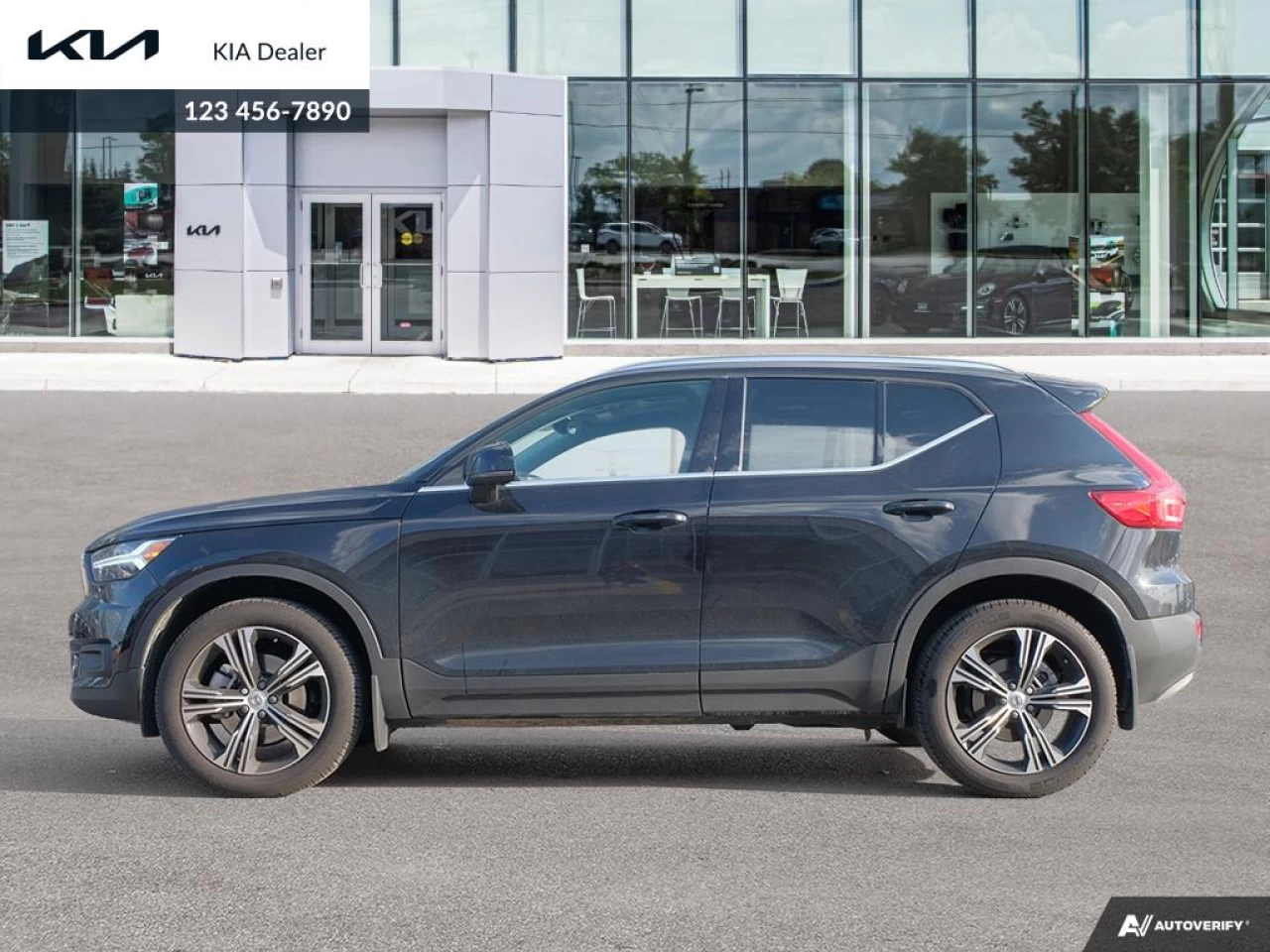 2022 Volvo XC40 T5 Inscription Main Image