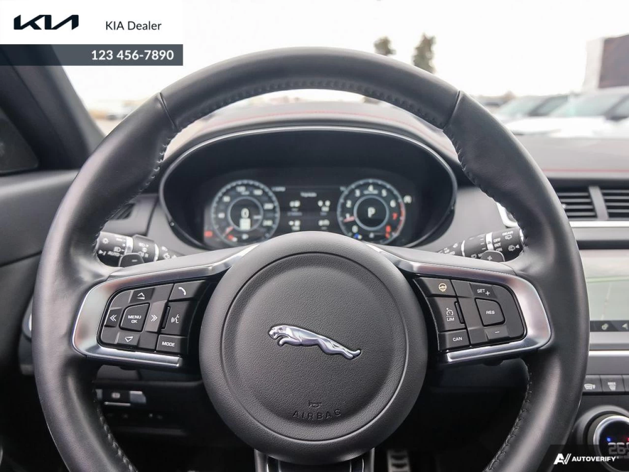 2020 Jaguar E-Pace Checkered Flag Image principale