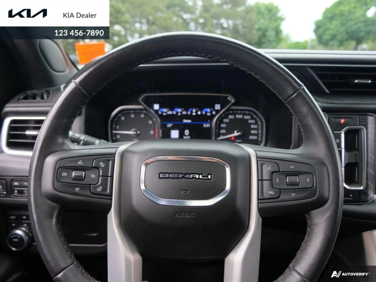 2021 GMC Yukon Denali Image principale