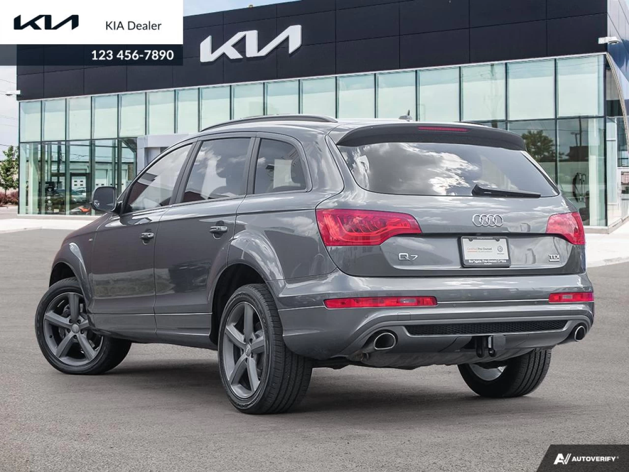 2015 Audi Q7 3.0L TDI Vorsprung Quattro Main Image